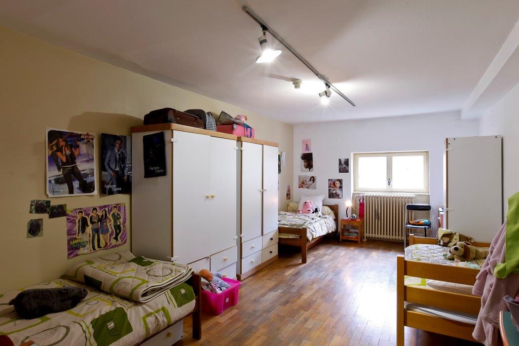 Claire Demeure Chambre (b)