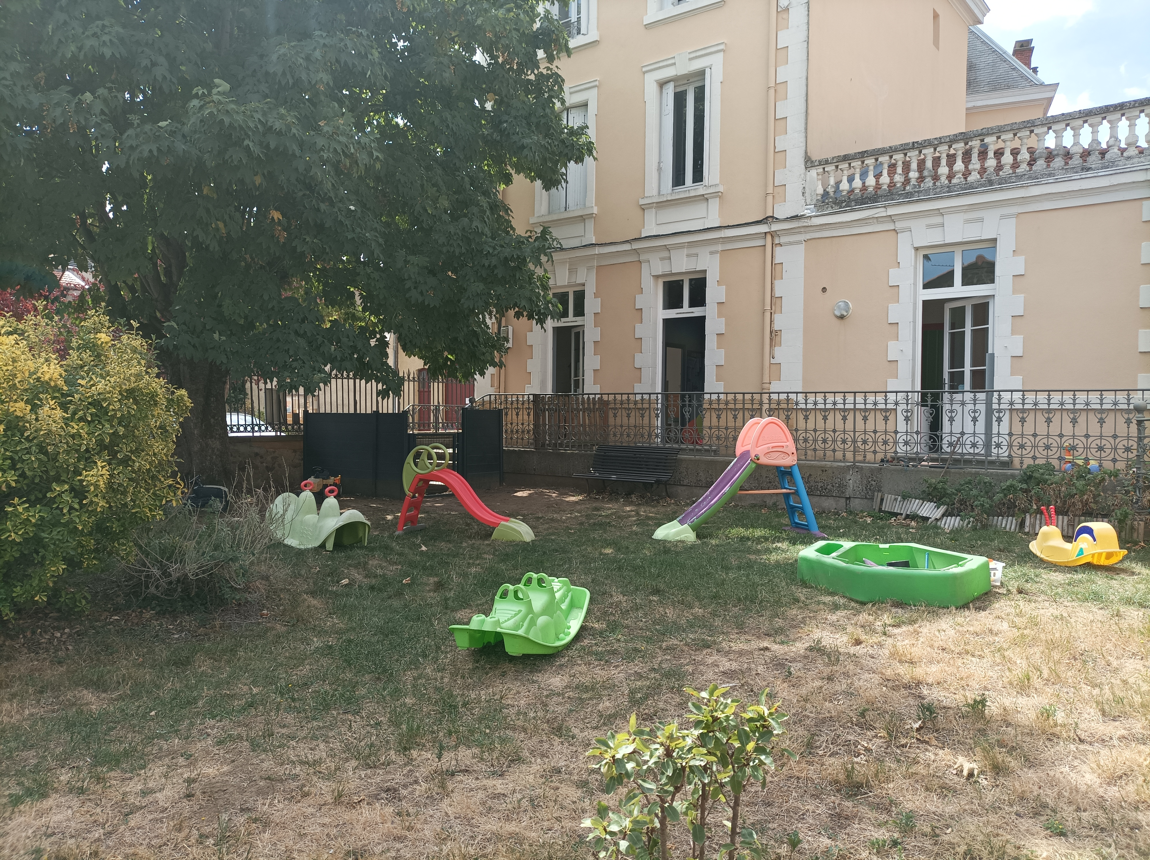 extérieur crèche 2