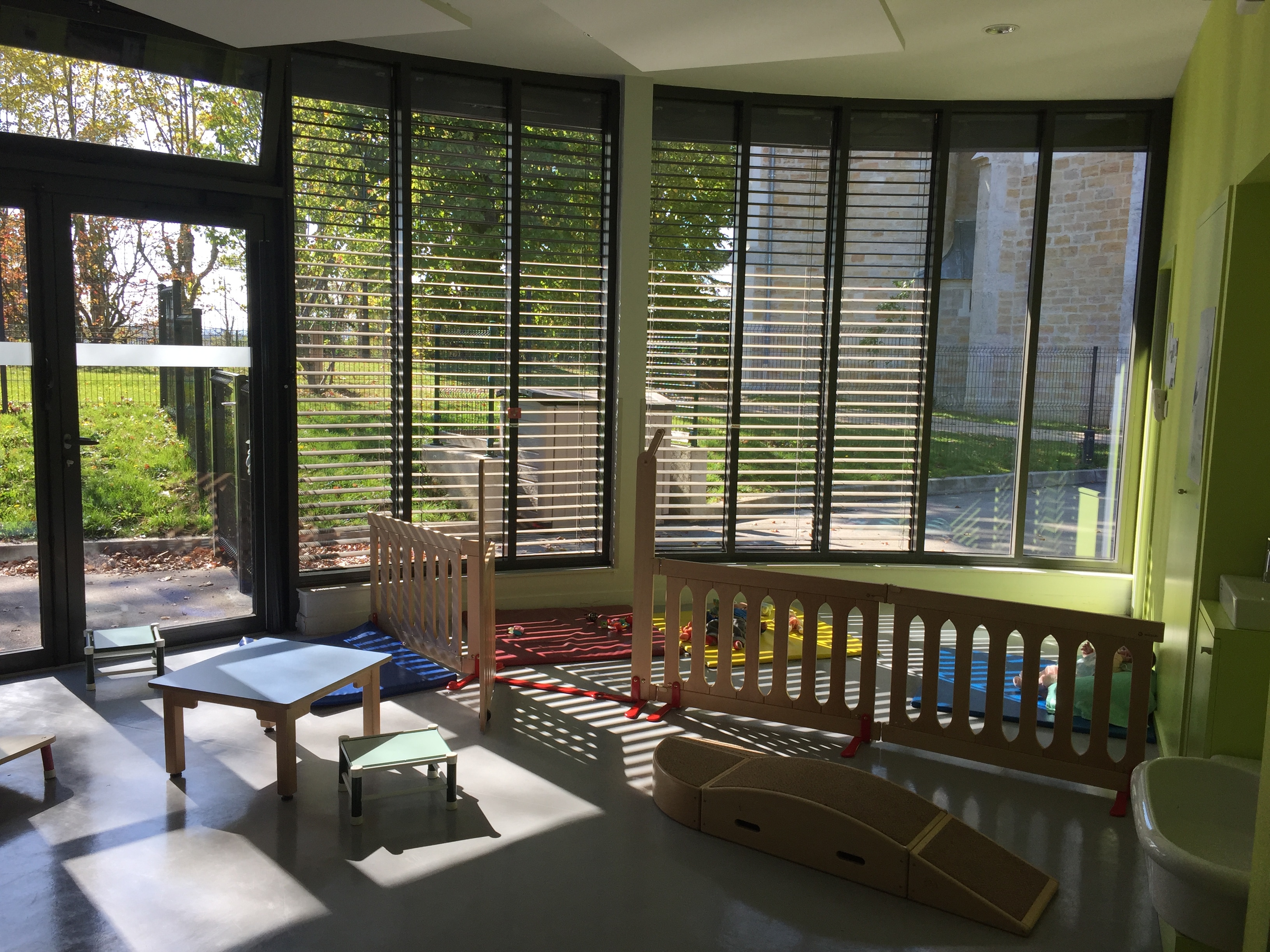 SATHONAINS-SALLE-DE-JEU-3